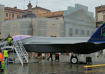 Allestimento evento Centenario dell'Aeronautica Militare Italiana. all'evento commemorativo dei 100 anni dell'Aeronautica Militare Italiana a Piazza del Popolo, Roma. Allestito da Key Comunicazione Srl