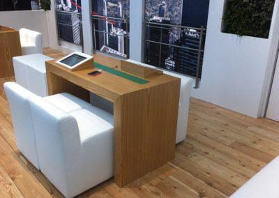 Terrazza BNL presso Eataly Roma All’interno dei suggestivi spazi dell’ex Terminal Ostiense a Roma, Key Comunicazione ha realizzato su progetto di Crea International per BNL Gruppo BNP Paribas la Terrazza BNL, uno sguardo sul mondo che cambia. Nell’area dedicata, una struttura interamente laccata accoglie al suo interno un giardino verticale, naturale al 100% nonchè una grande finestra sul mondo realizzata mediante tecnologia video di ultima generazione, integrata con sistemi interattivi avanzati.