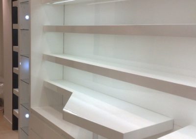 Scent Profumeria Progettazione, esecuzione dei lavori di ristrutturazione e realizzazione degli arredi personalizzati per la profumeria SCENT di via della Vite in Roma.