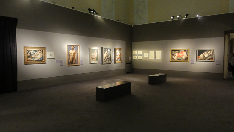 Allestimenti per Eventi Istituzionali e Pubblici alla mosltra Tamara Lempica, allestita da Key Comunicazione.