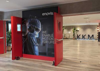 Allestimento Enovis KKM a Roma, Hotel Villa Pamphili 2026. Allestimento e progetto da Key Comunicazione.